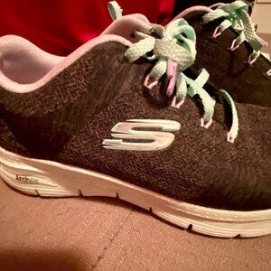 Sketchers Arch Fit, 8 Wide